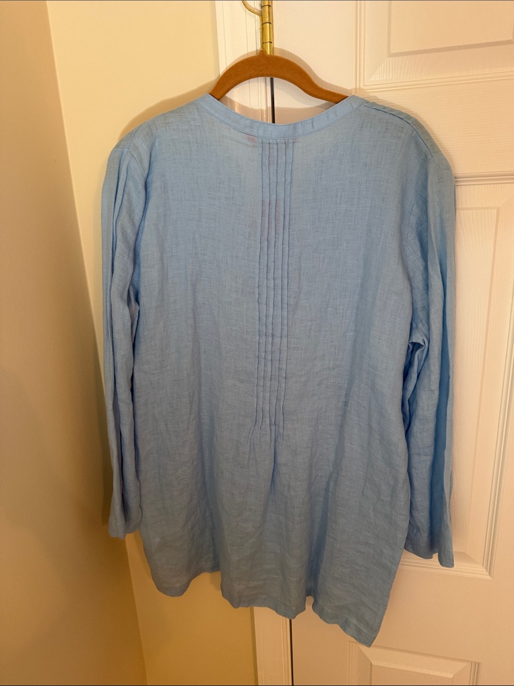 💕NWT Lilly Pulitzer Sarasota Frenchie Blue Linen Pintuck Top - Picture 7 of 7